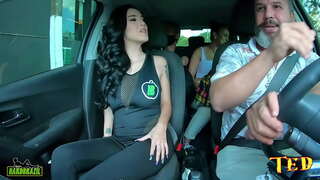 Йөклө ҡатын-ҡыҙҙар, паулист, машина яланғас ҡалған, уның беренсе порно фильмдар эшләргә теләүен