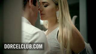 Strastveni seks s prekrasnom suprugom Mia Malkova