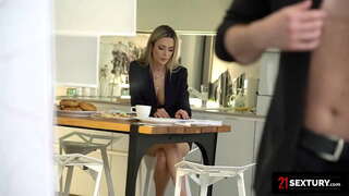 Rumāņu Meiteni Mīl Labu Assfucking, Lai Sāktu Savu Dienas