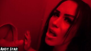 Priateľka fúka dick na Gloryhole